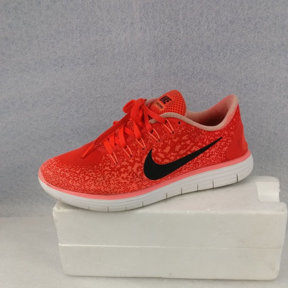 Orange Nike FreeRun Wmn 7.5us Lightweight running shoes, athletic